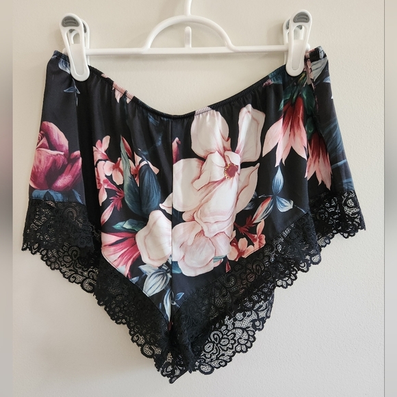 La Vie en Rose Black Floral Lace Trim Sleepwear Set Relax Fit Size M - Picture 10 of 15